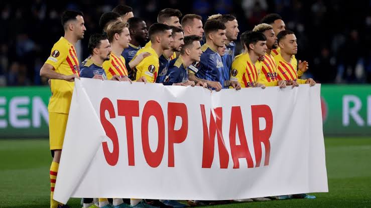 Barca & Napoli lead continued condemnation of Russia with 'Stop War' banner